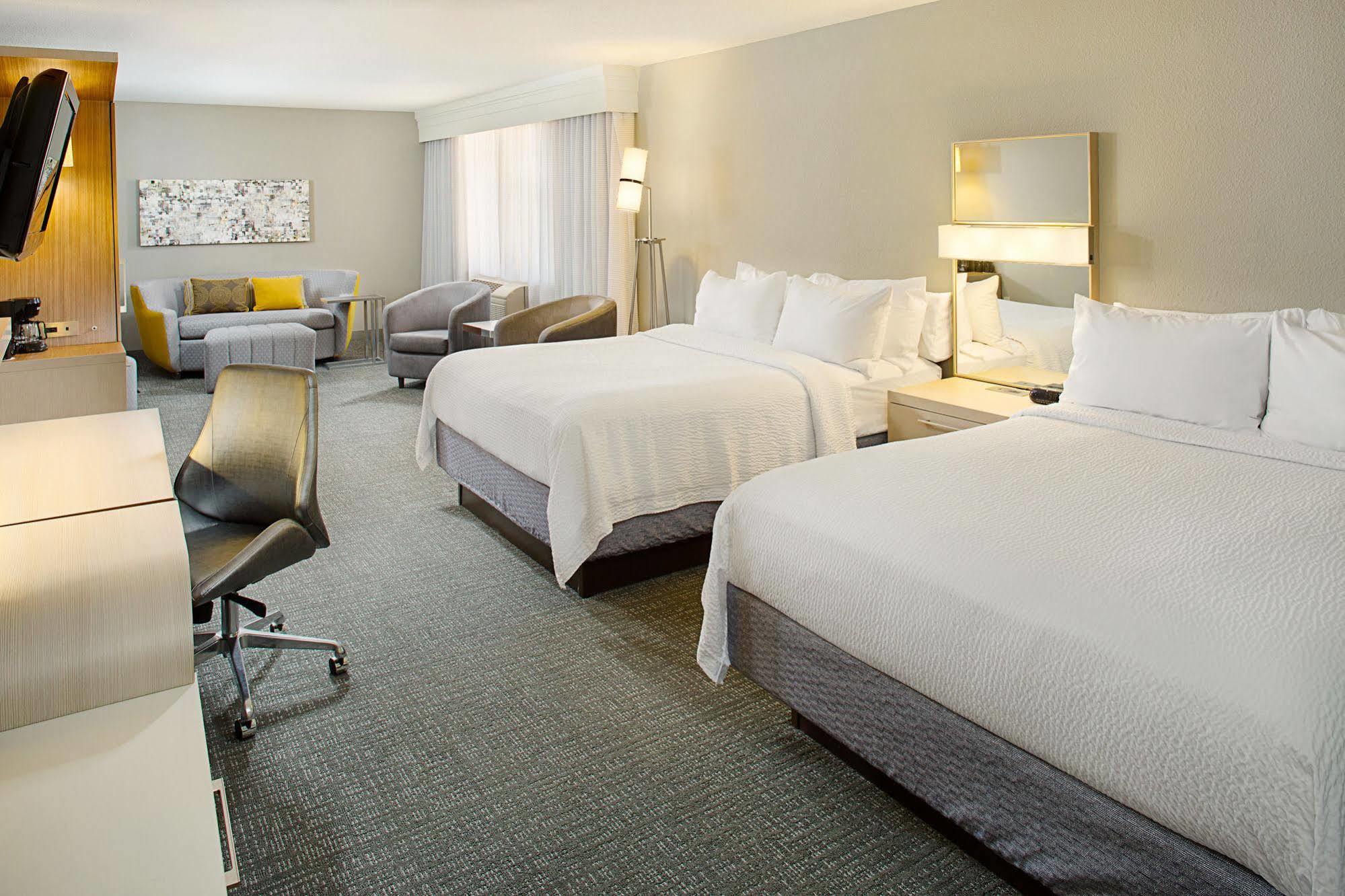 Courtyard By Marriott Sacramento Midtown Hotel Exterior photo